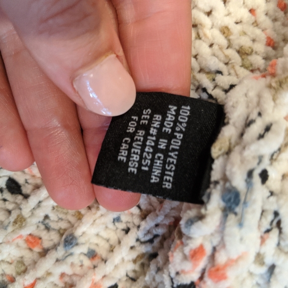 MOON & MADISON - Chunky Knit Cropped Sweater - Picture 6 of 10